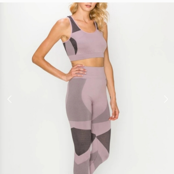 2HP💝Lovely Plum leggings & sports bra jogger set - Picture 10 of 10